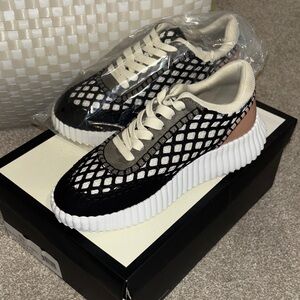 J slides Charlene sneaker New inbox size 6